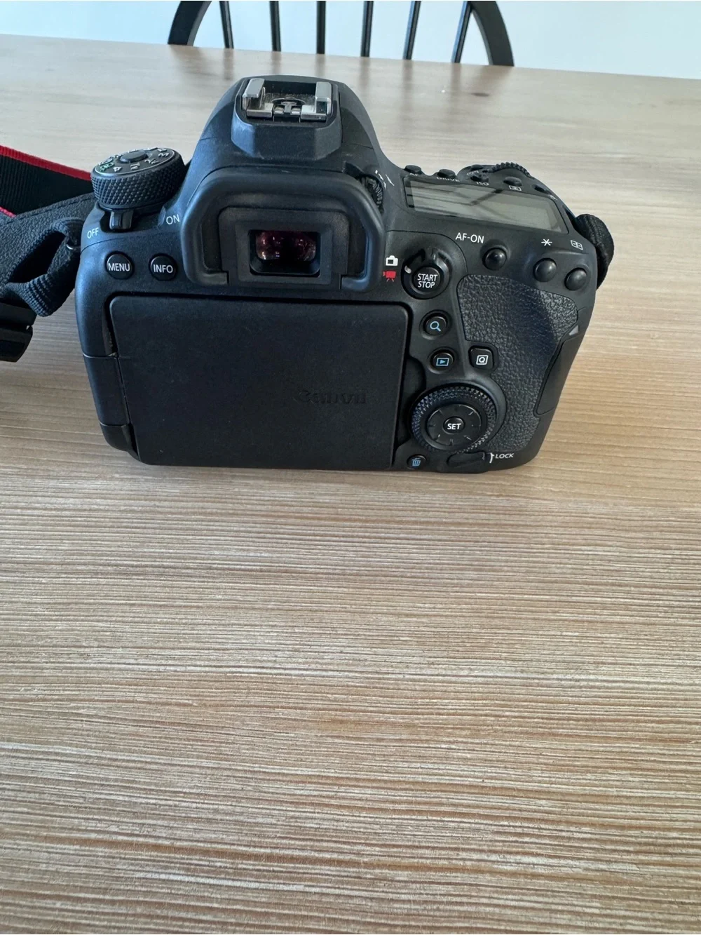 Canon EOS 6D Mark II DSLR Body in Black